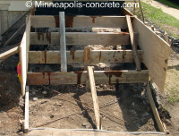 How to build concrete steps